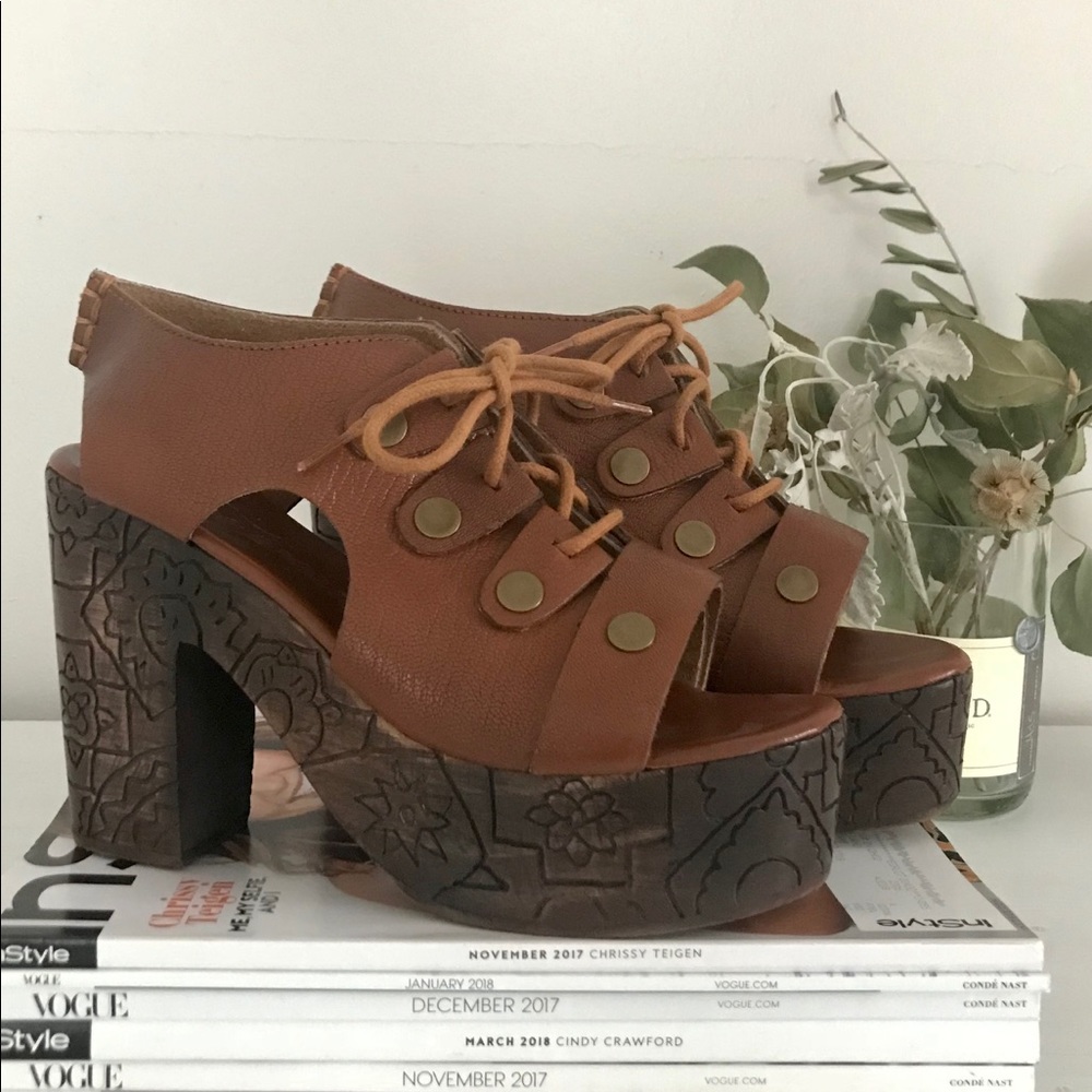 Free People Farrah Platform Clog Sandal- size 38